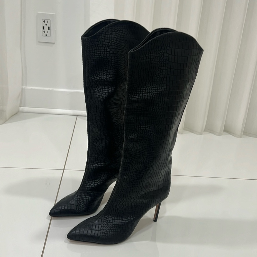 Woman’s schutz black leather boot size 8.5 MINT CONDITION